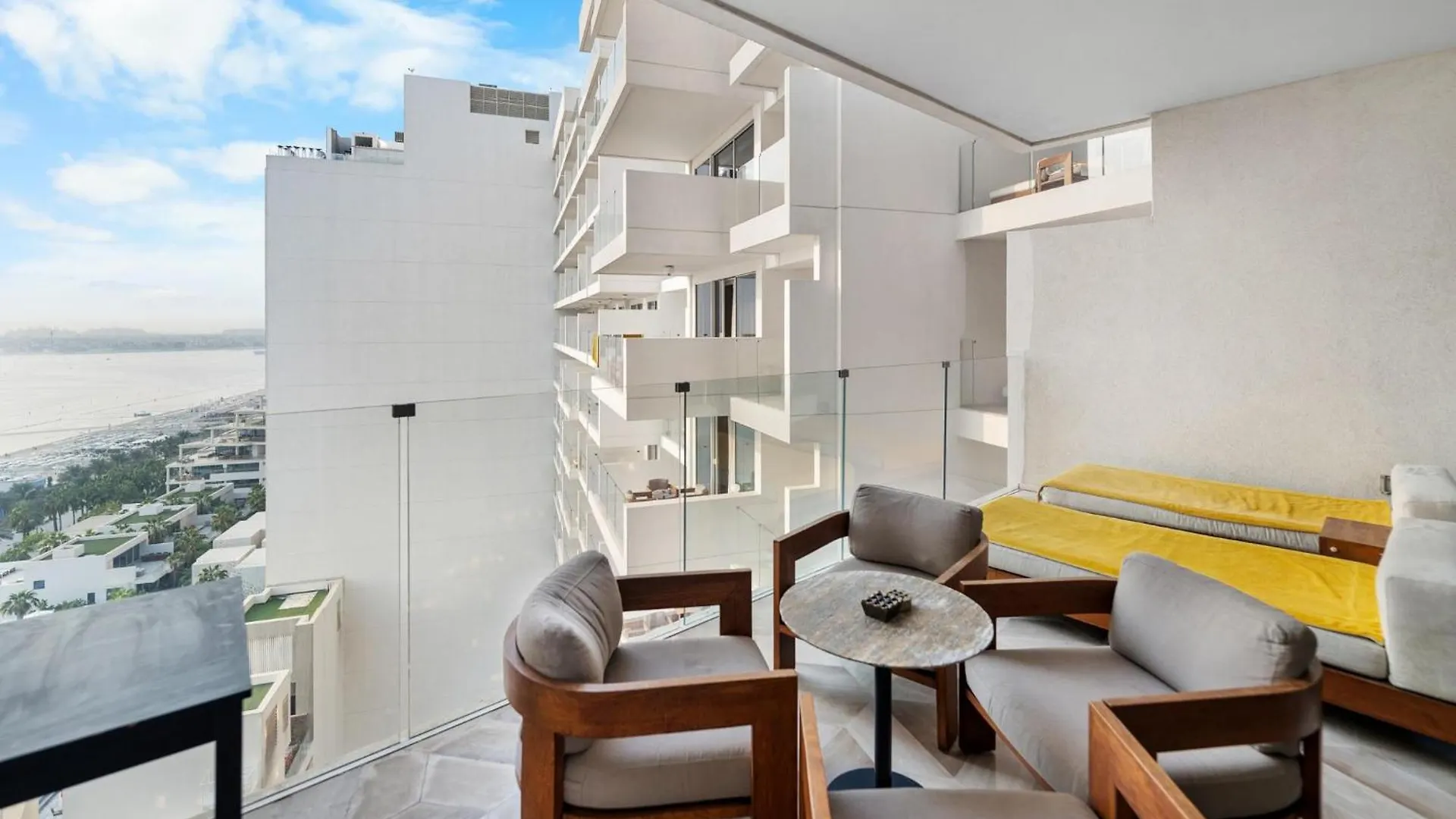 アパート Five Palm Residences Sea View ドバイ アラブ首長国連邦