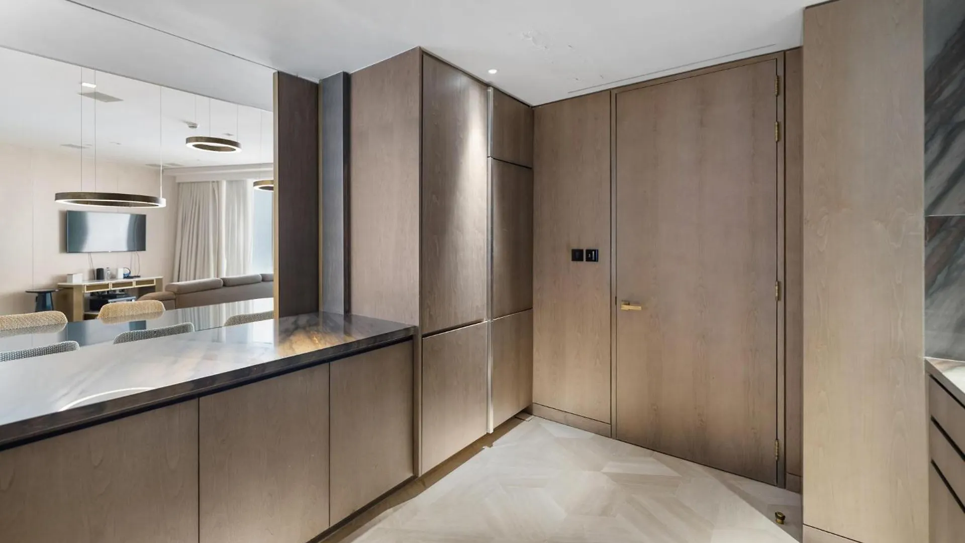 Five Palm Residences Sea View ドバイ アパート